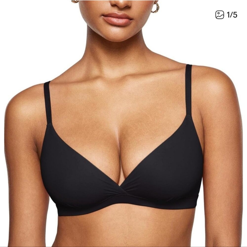 Seamless Wireless Triangle Bra - Black